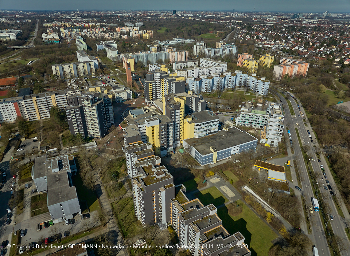 21.03.2023 - Luftbilder vom Marx-Zentrum in Neuperlach